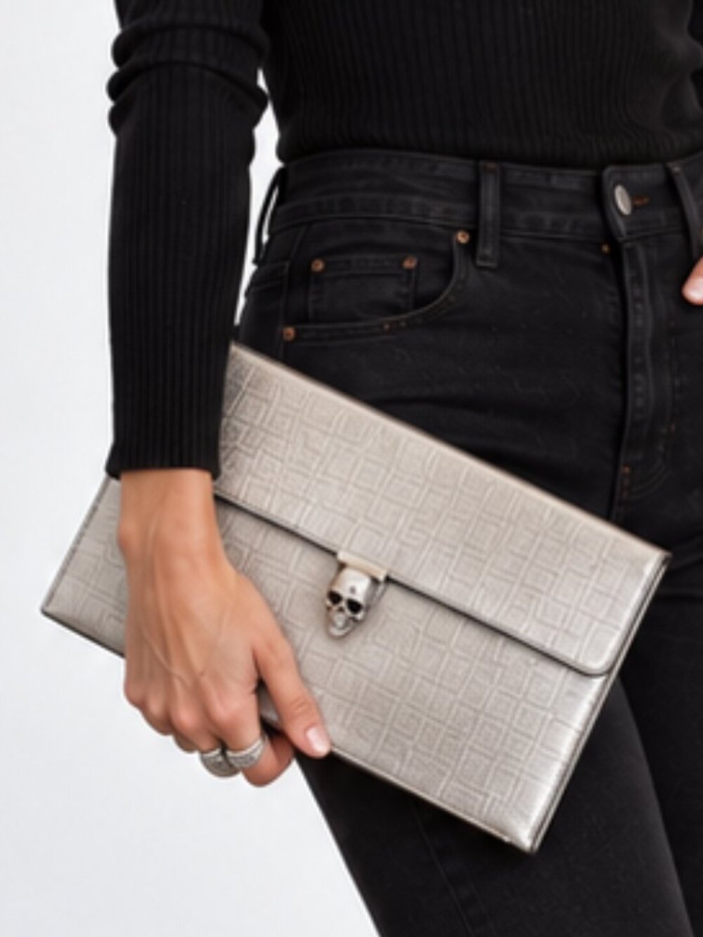 ALEXANDER MCQUEEN Metallic Silver Leather Skull Envelope Clutch Chain Bag EUC